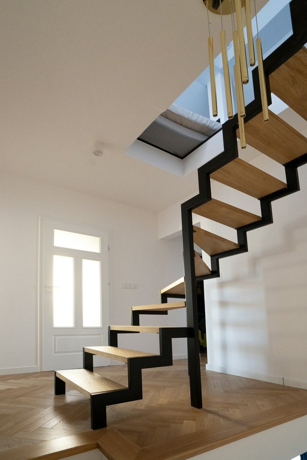 Escalier quart tournant métal : gain de place et style