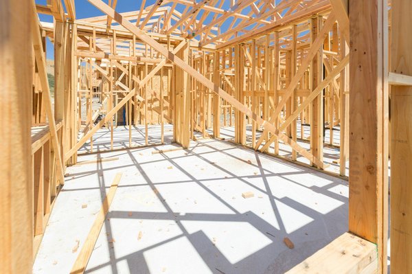 Rénovation de charpente à Annecy : comment cela se déroule ?